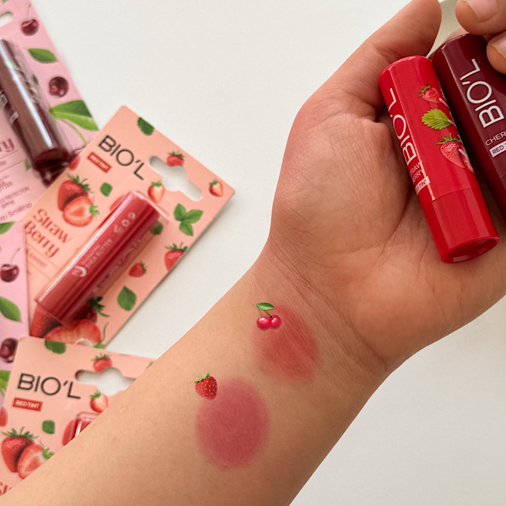Biol Strawberry SPF15 Moisturizing Lip Balm