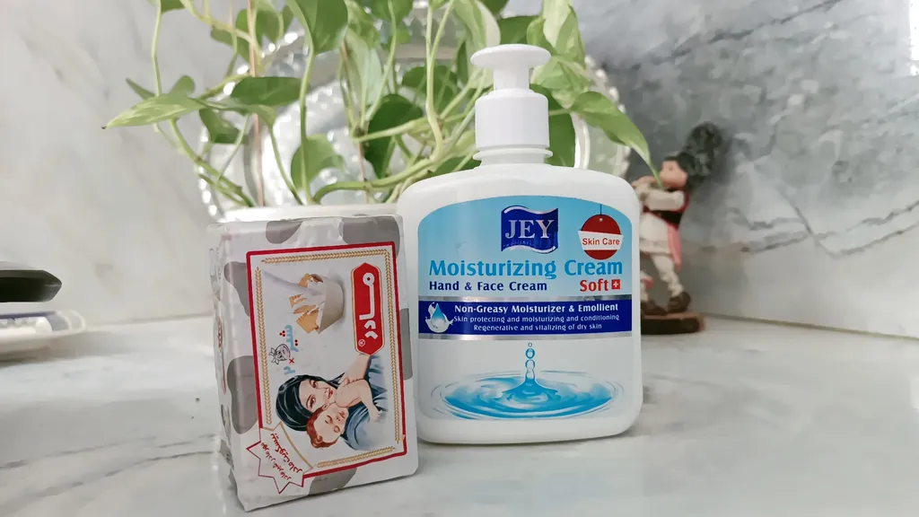 Jey Soft 450ml For Dry Skin Hand and Face Softening Moisturizing Cream